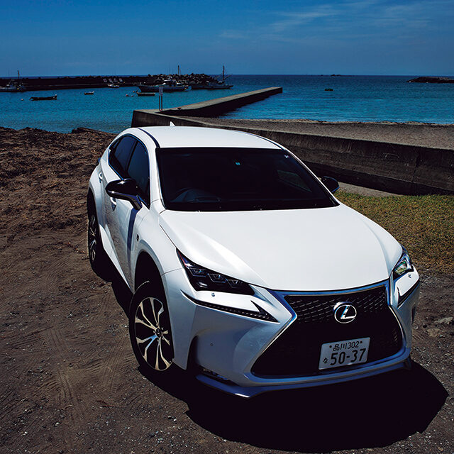 葉山の夏、海を走る LEXUS NX