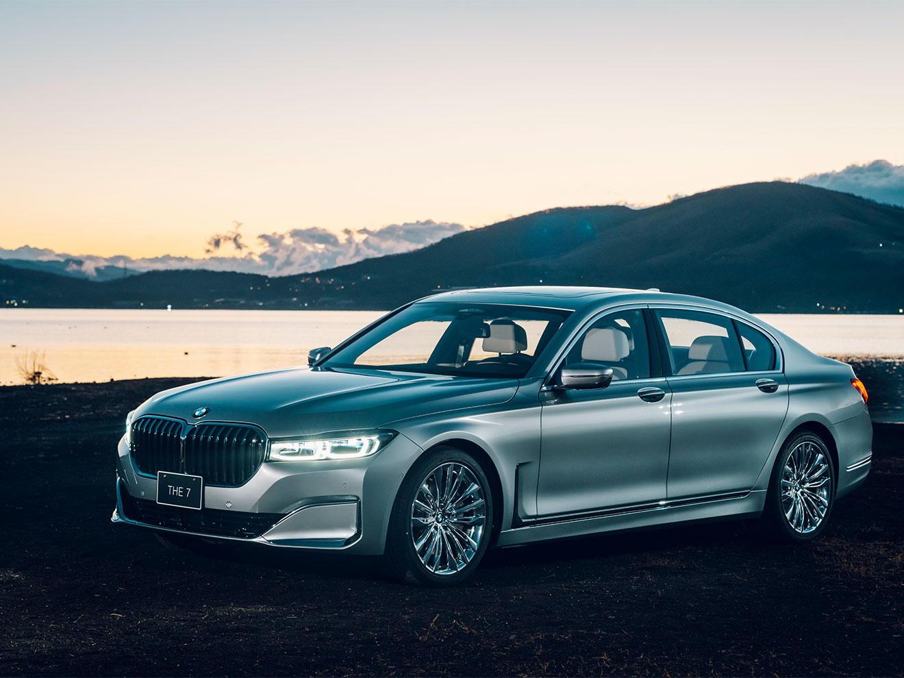 「BMW 750Li xDrive ピュア・メタル・エディション」