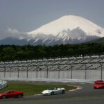 　快晴に恵まれた5月9日・10日の2日間、フェラーリ・ジャパンがオーナー向けサーキット走行イベントを富士スピードウェイにて開催。全国のフェラーリオーナーが一同に介し、レースや展示会を行うなど、会場の内外はフェラーリ一色に染まった。